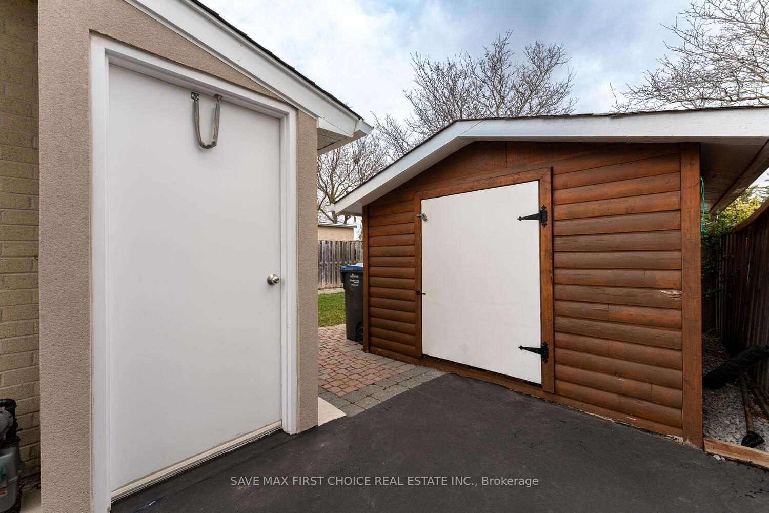 17 Haley Crt