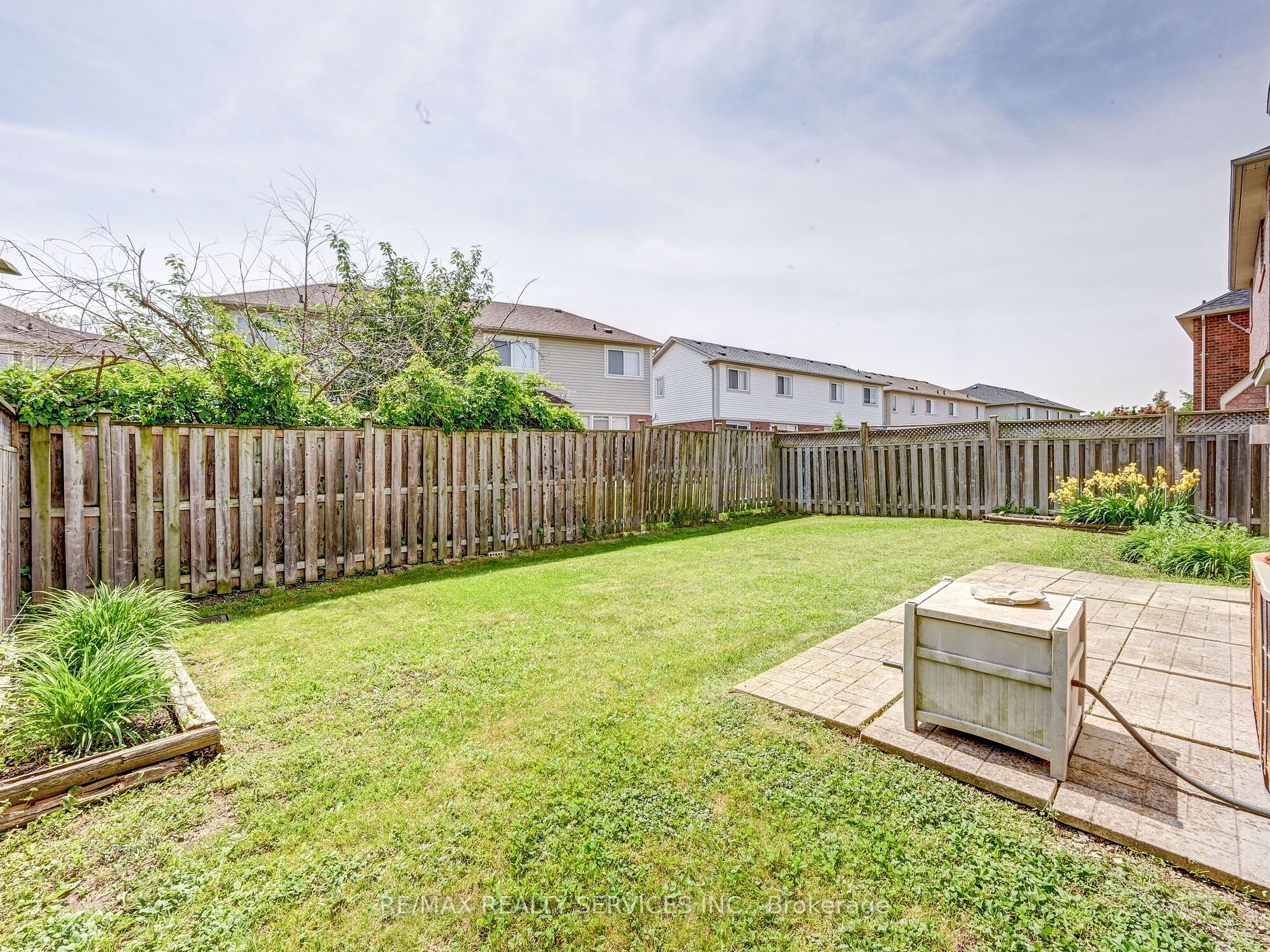 65 Sugarhill Dr