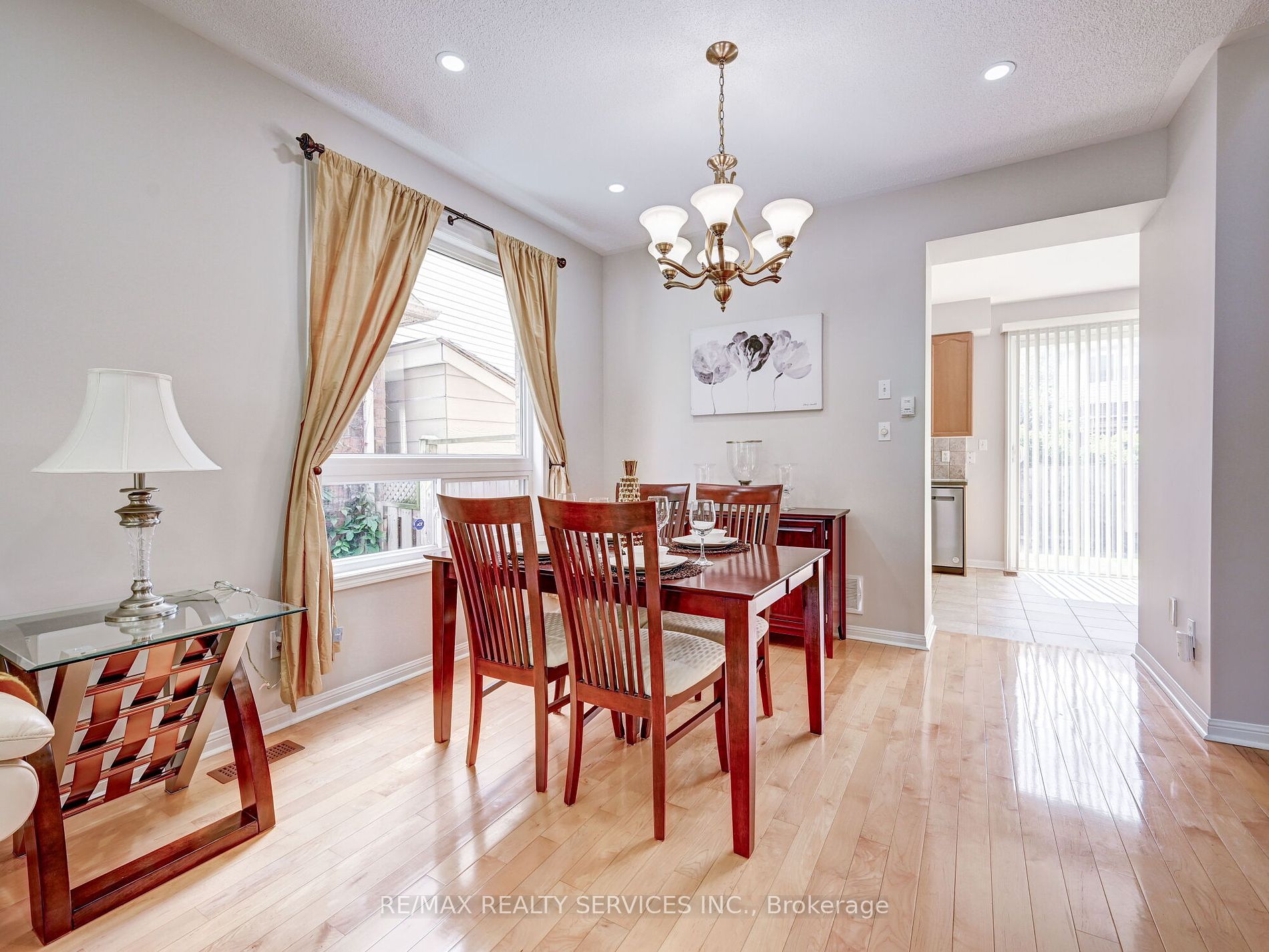65 Sugarhill Dr