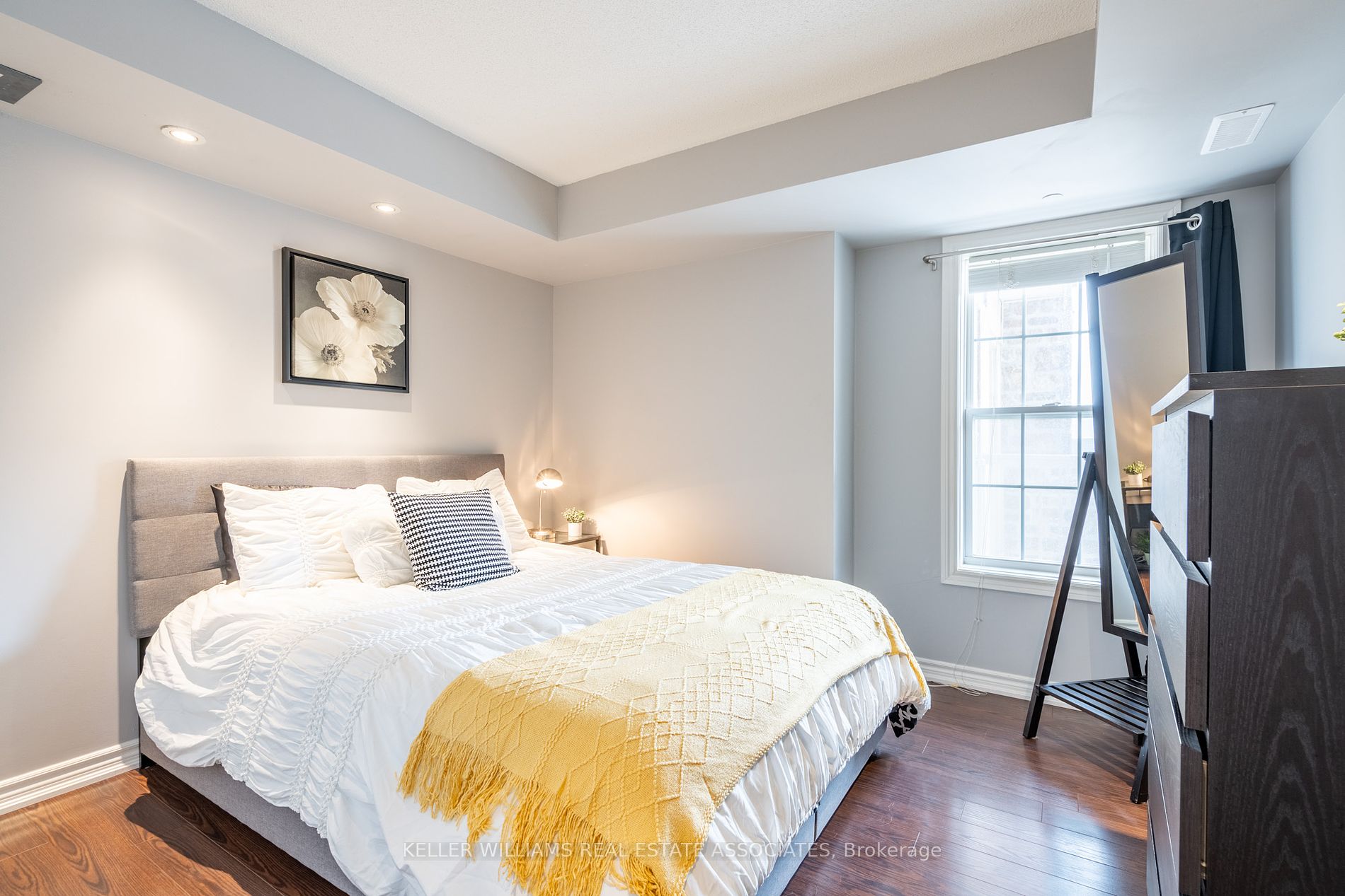 1490 Bishops Gate, #408