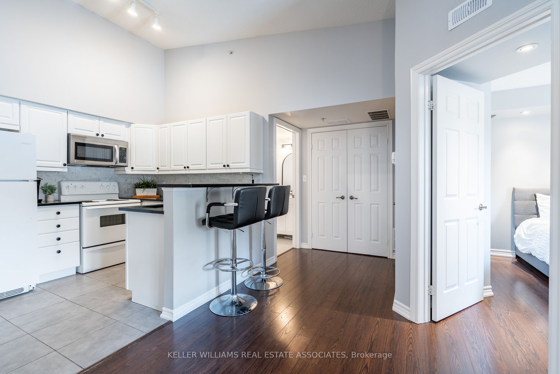 1490 Bishops Gate, #408