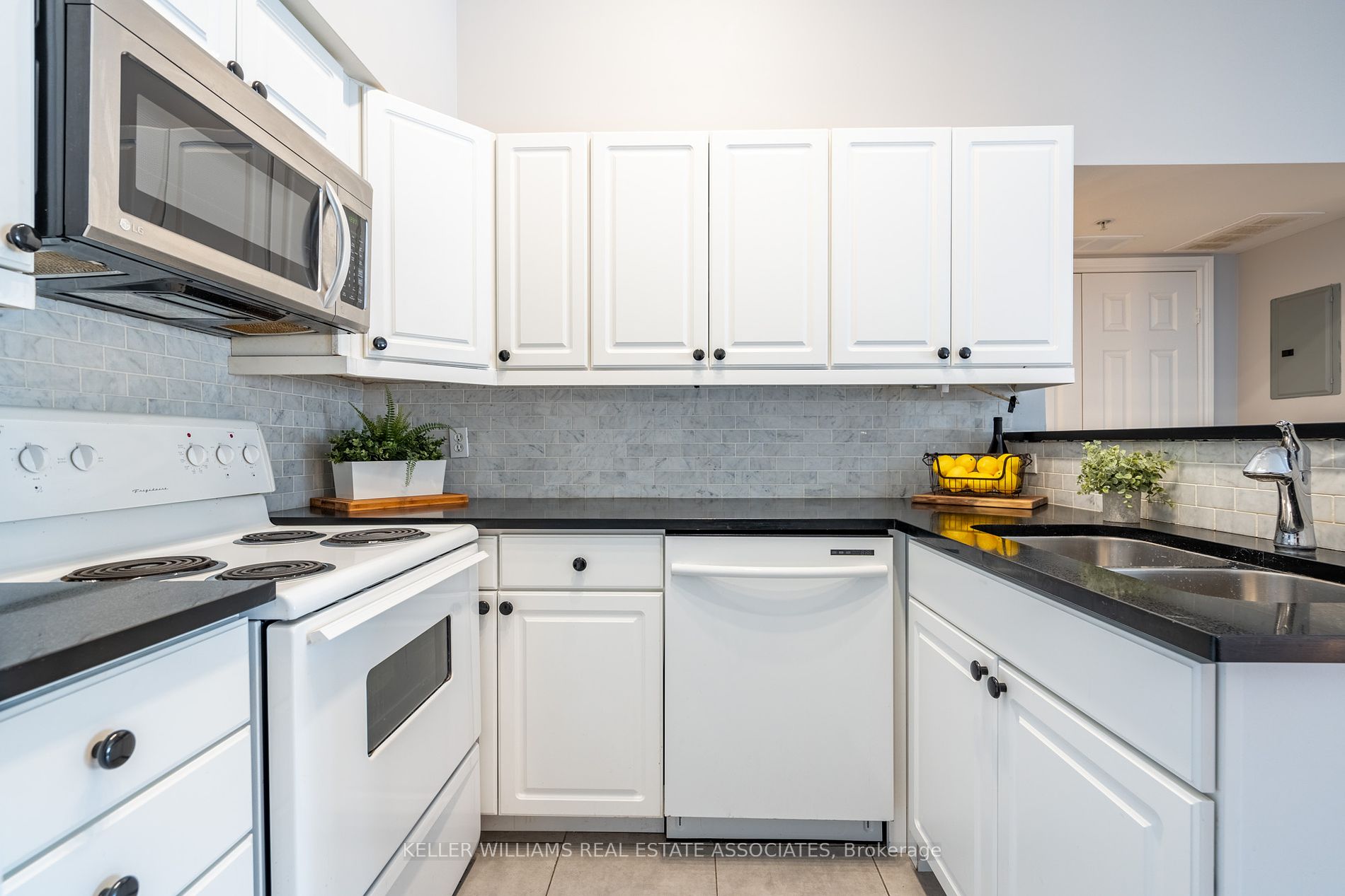 1490 Bishops Gate, #408