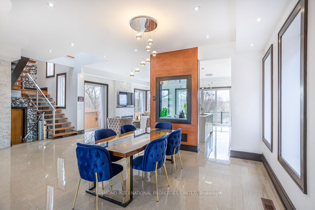 46 Ravenscrest Dr