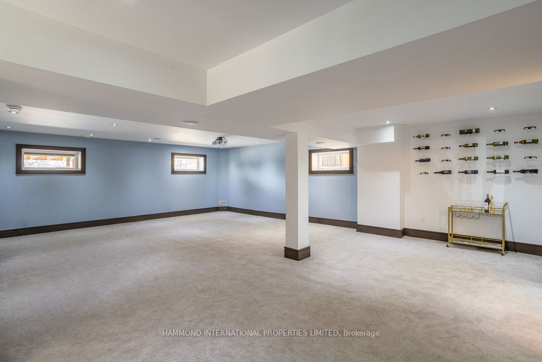46 Ravenscrest Dr