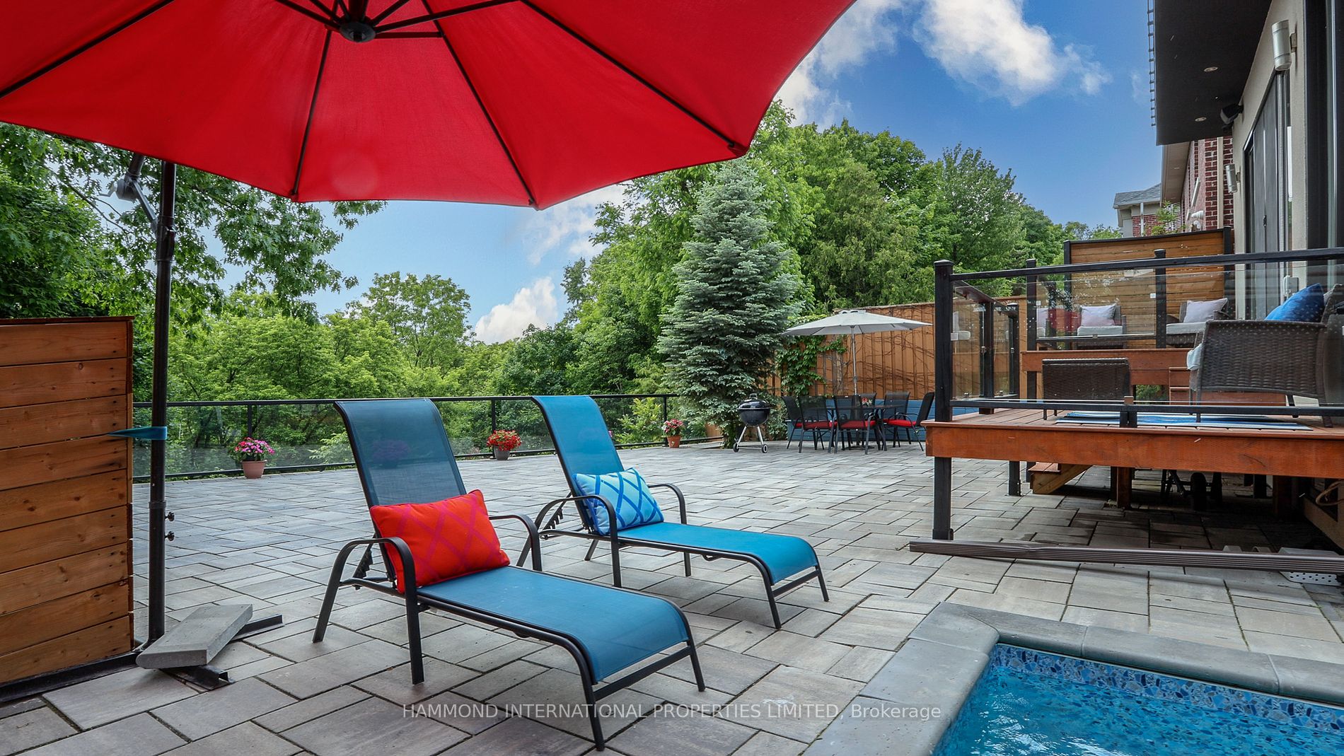 46 Ravenscrest Dr
