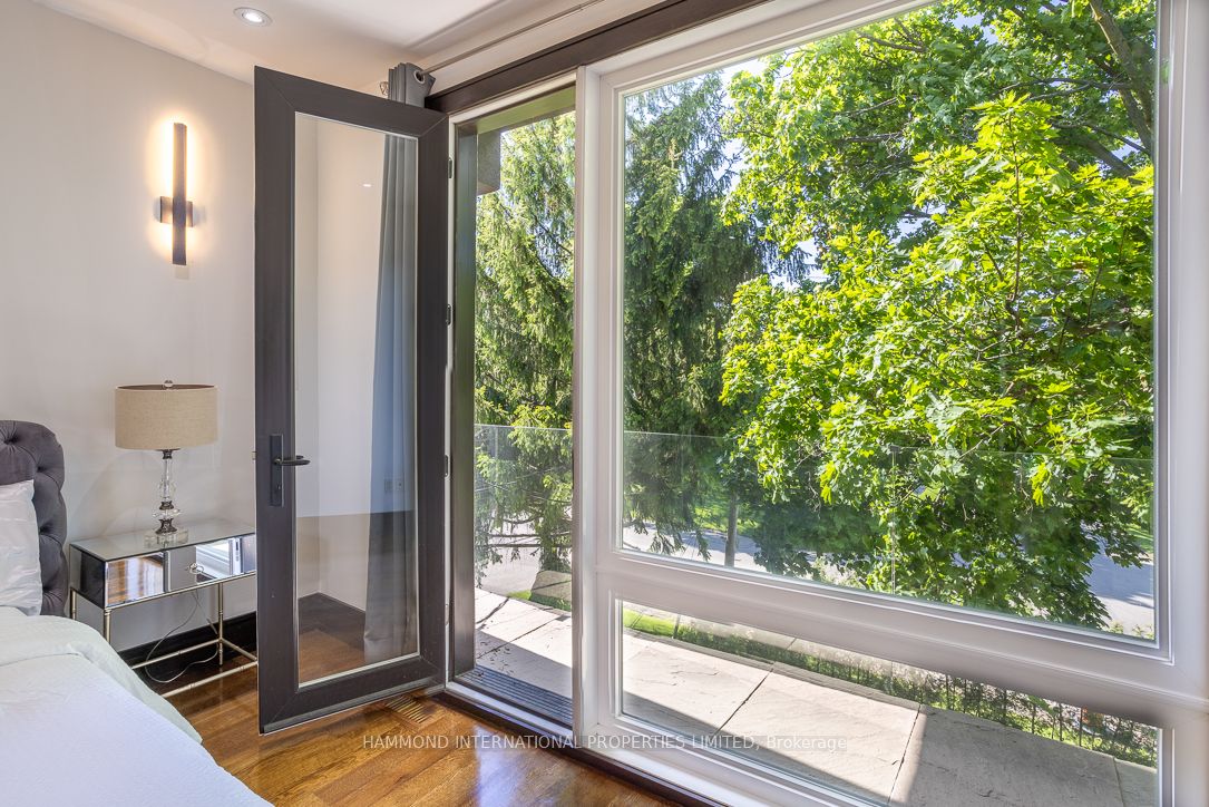 46 Ravenscrest Dr