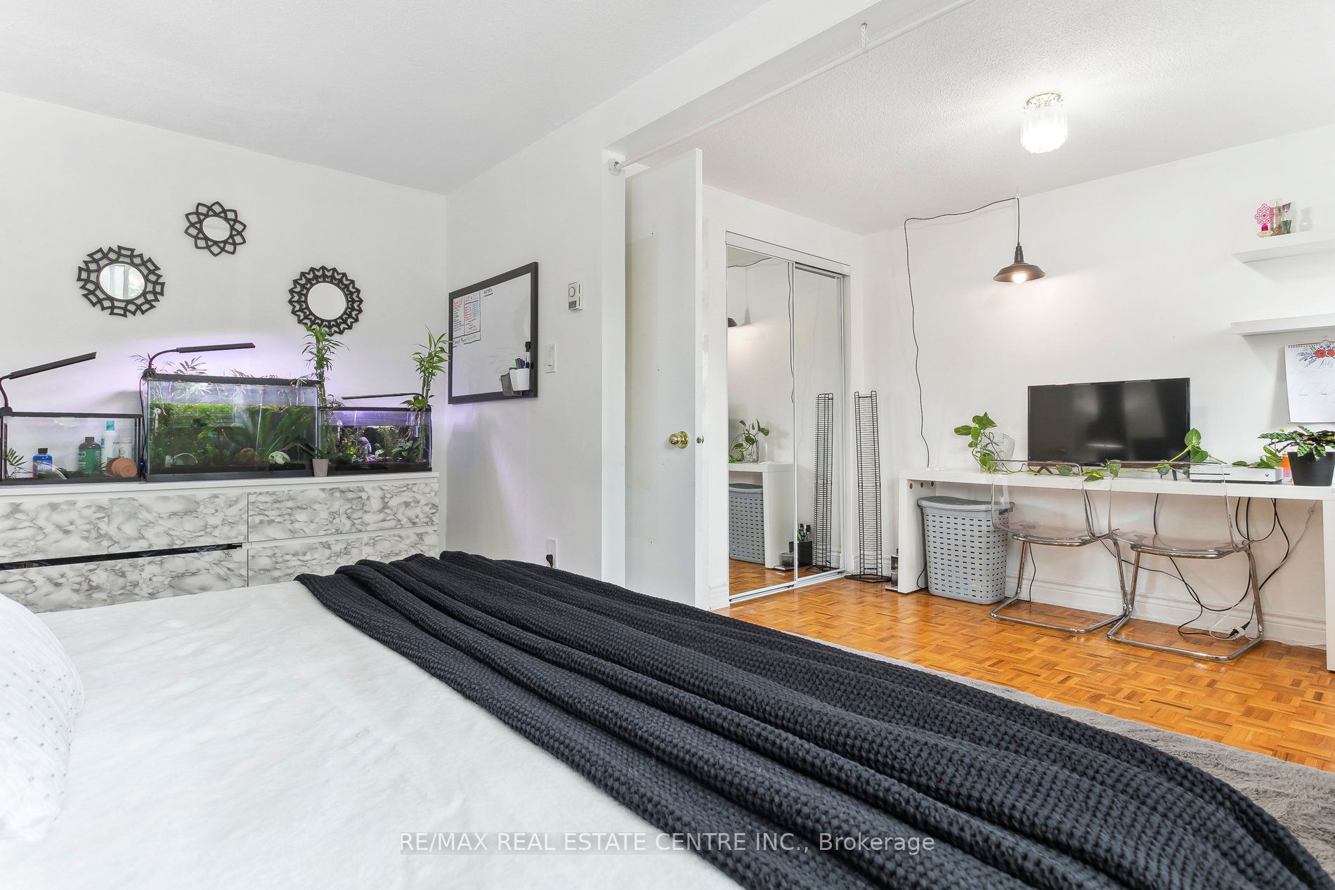 94 Darras Crt, #77