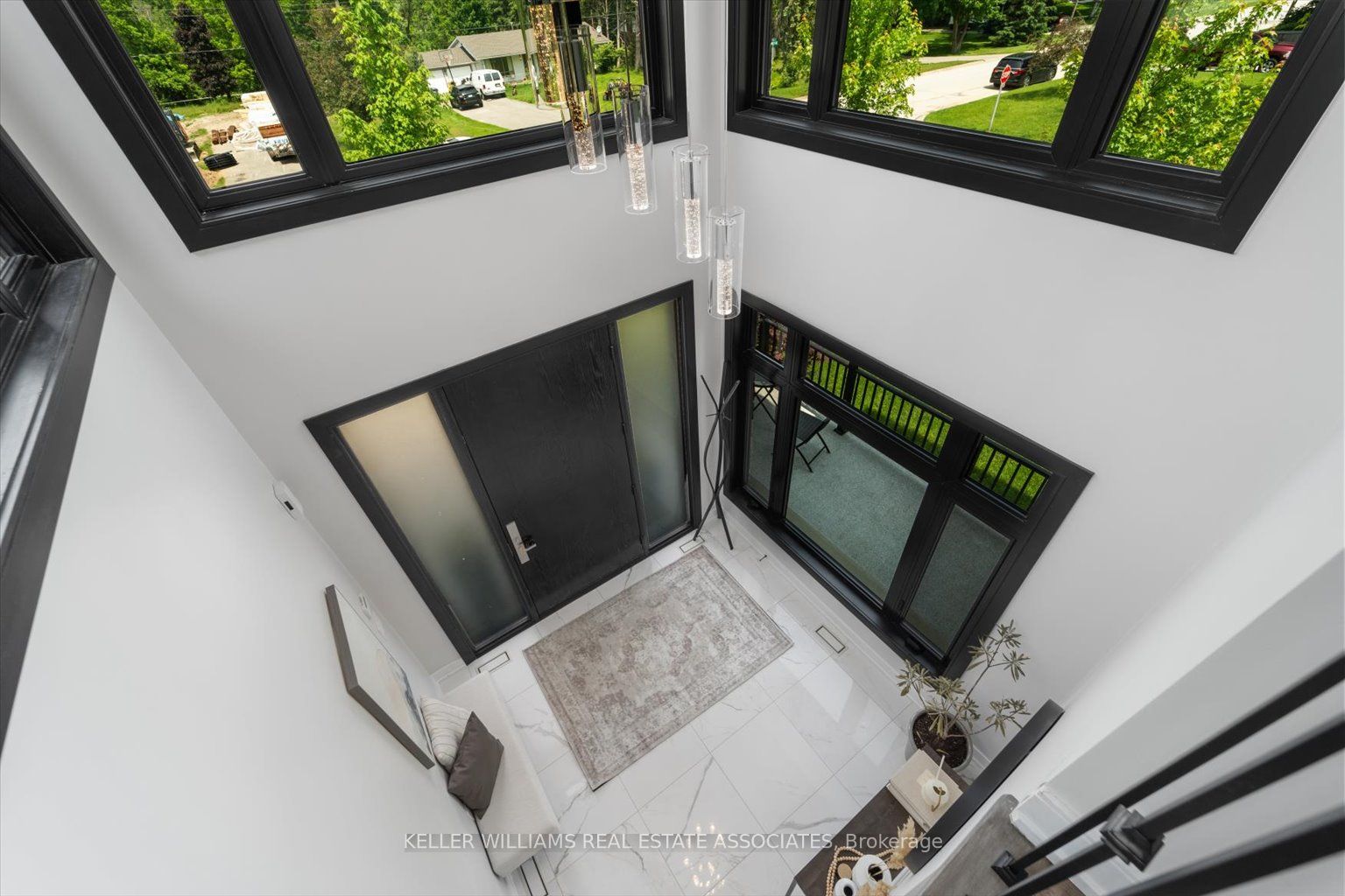 20 Larry St