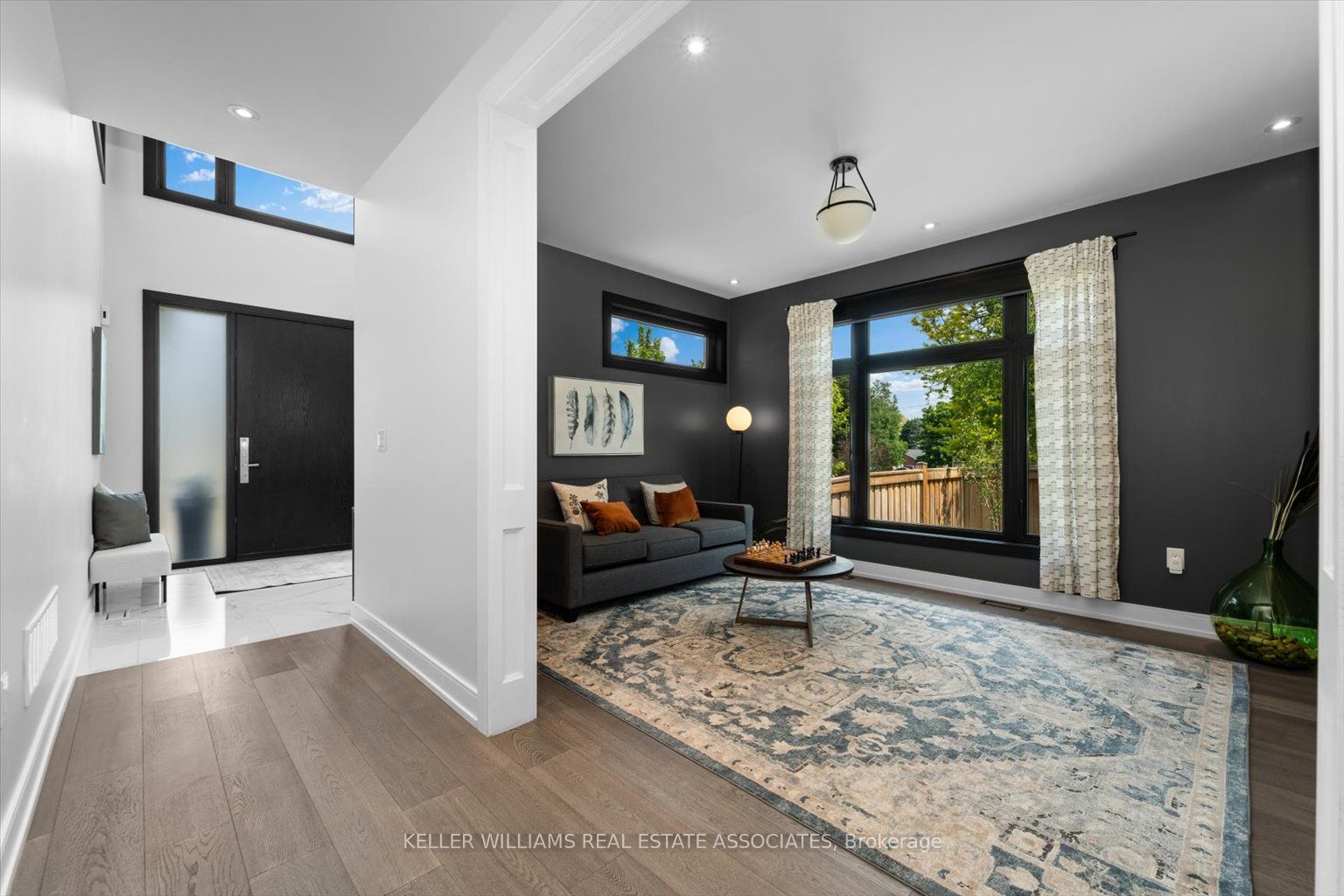 20 Larry St