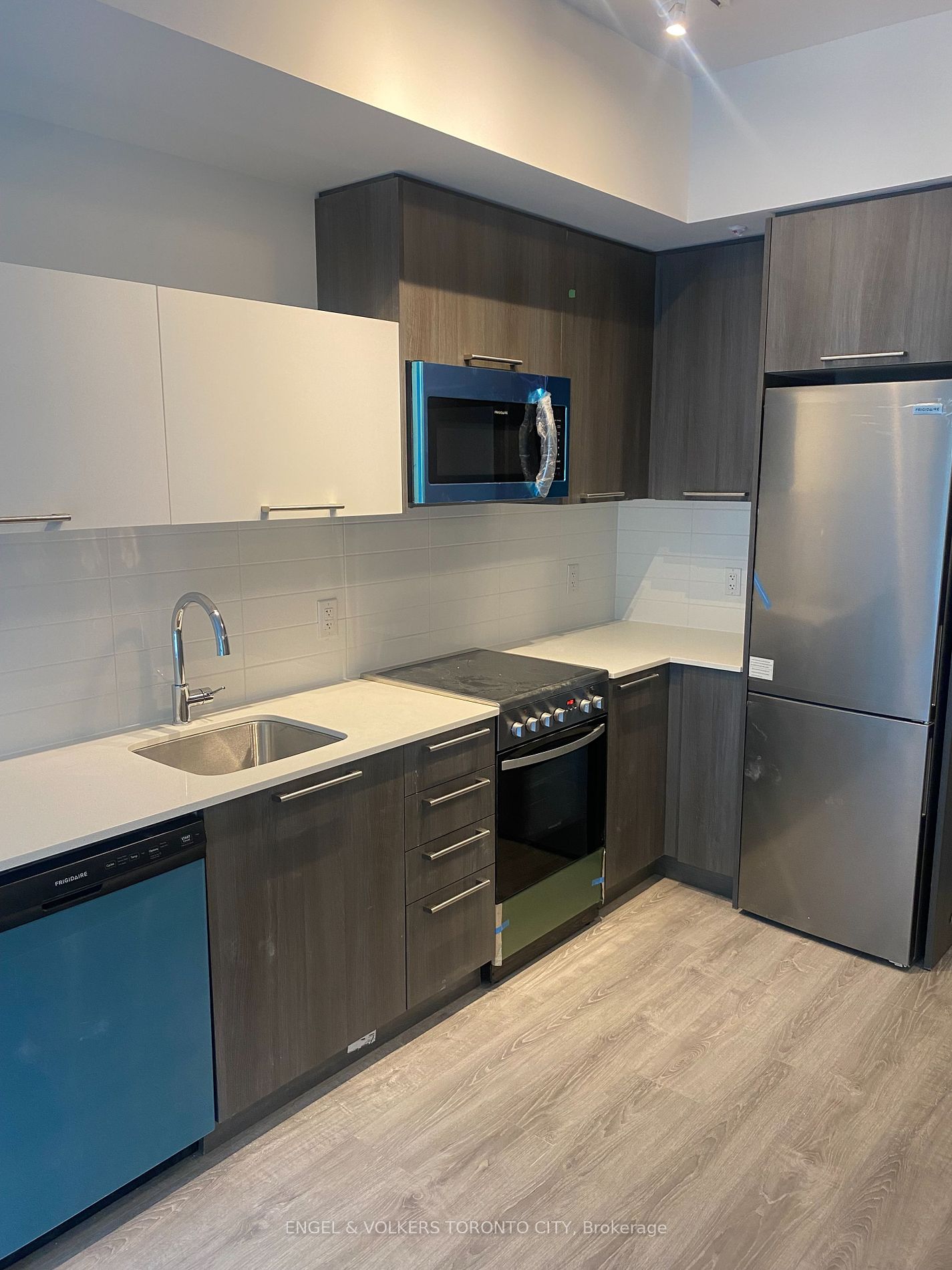 25 Neighbourhood Lane, #211