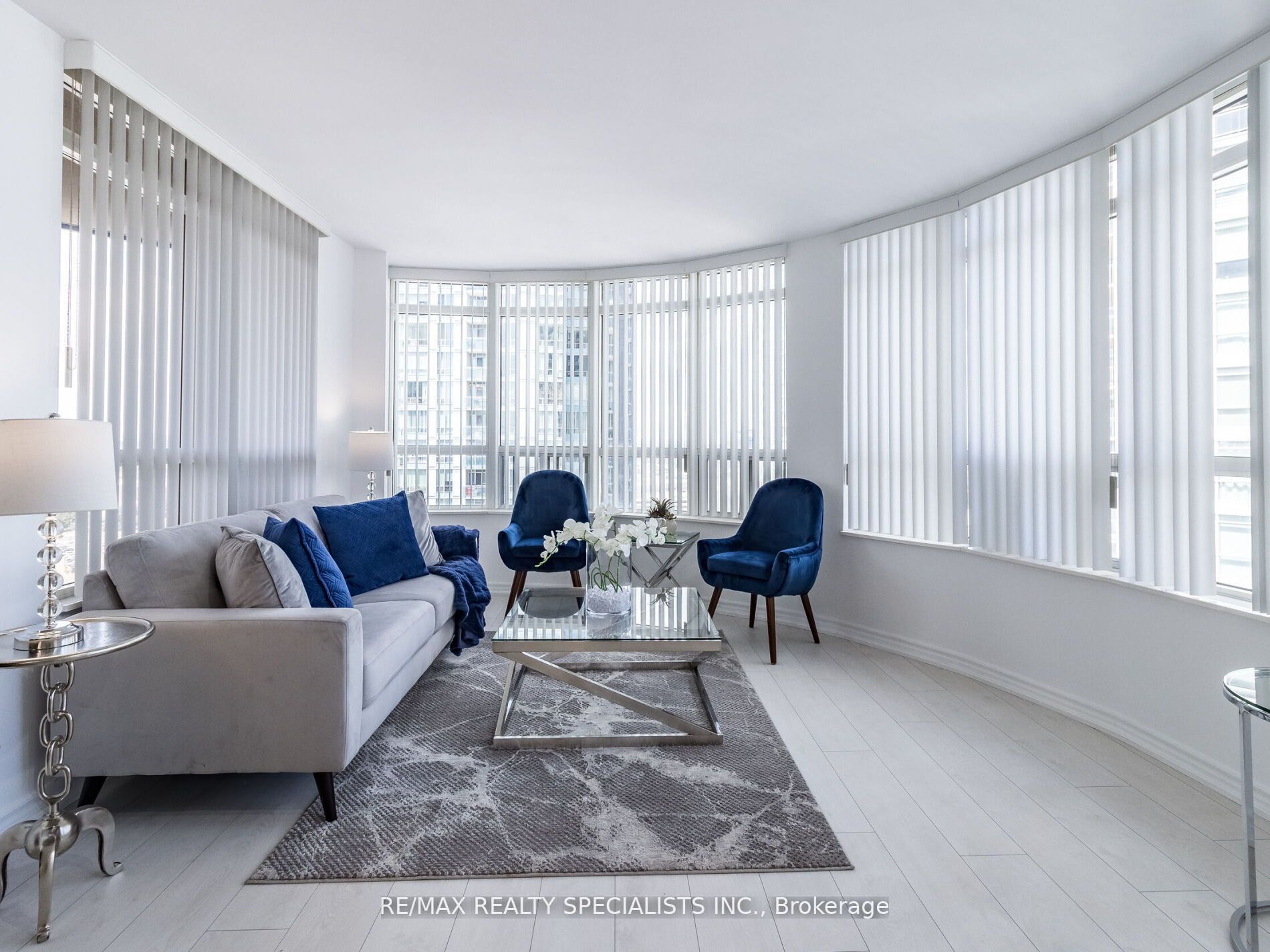 3880 Duke Of York Blvd, #1906