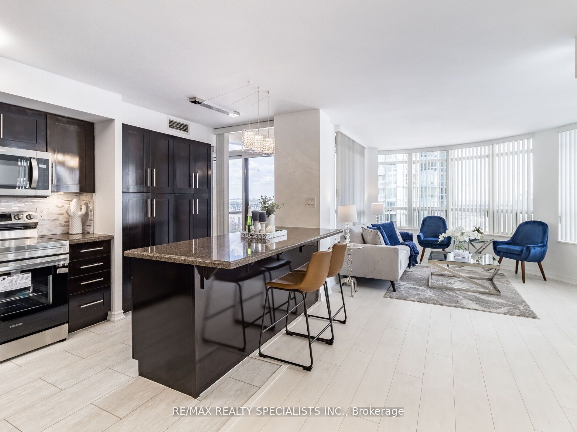 3880 Duke Of York Blvd, #1906