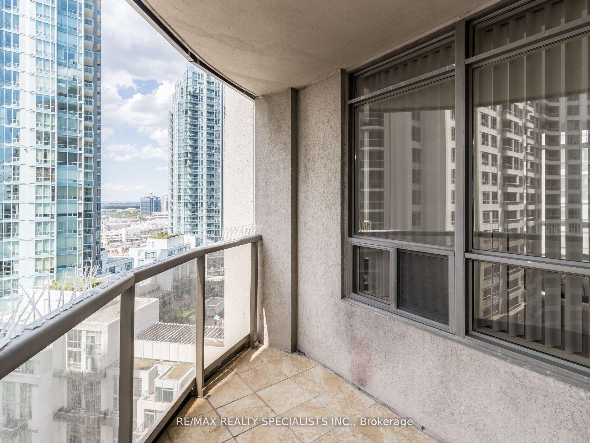 3880 Duke Of York Blvd, #1906