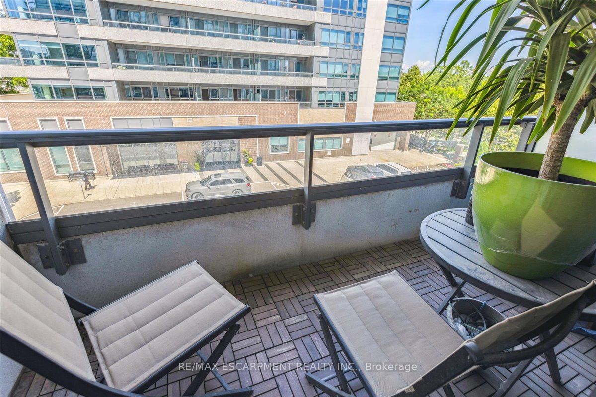 1 Hurontario St, #316