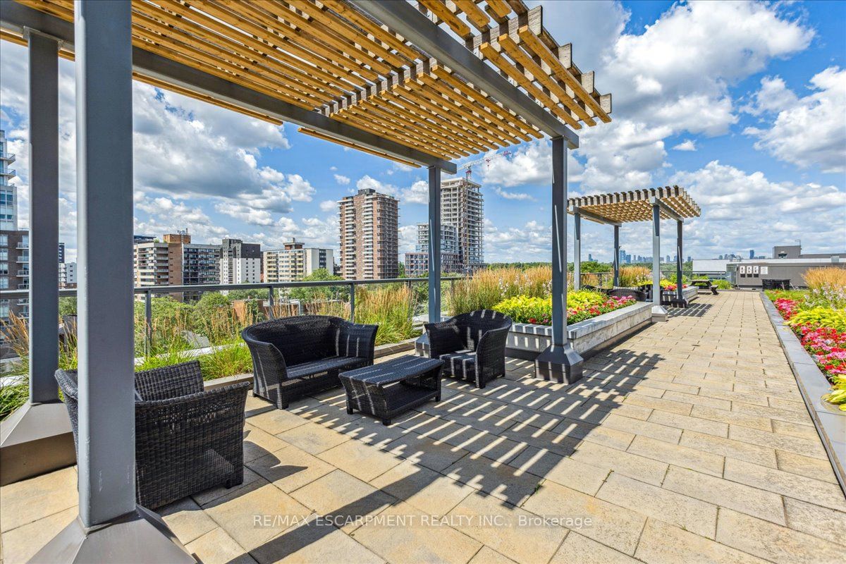 1 Hurontario St, #316