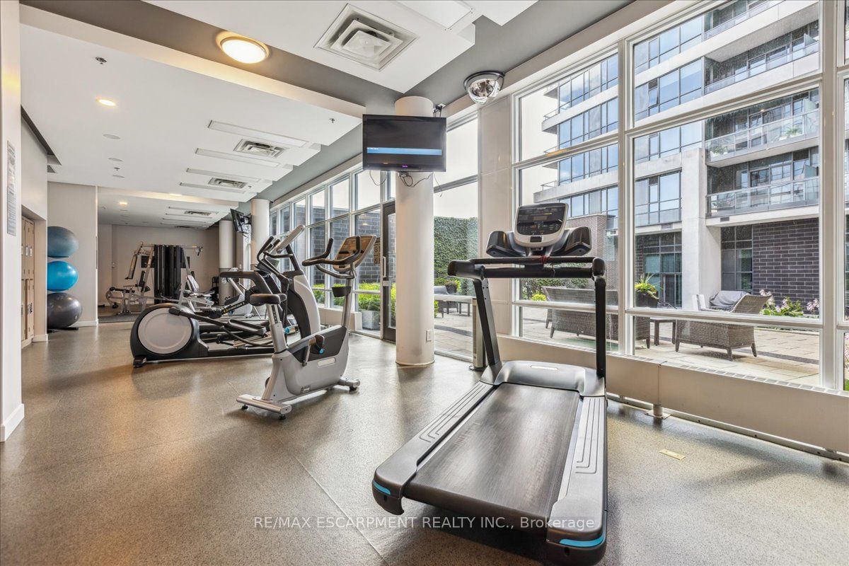 1 Hurontario St, #316