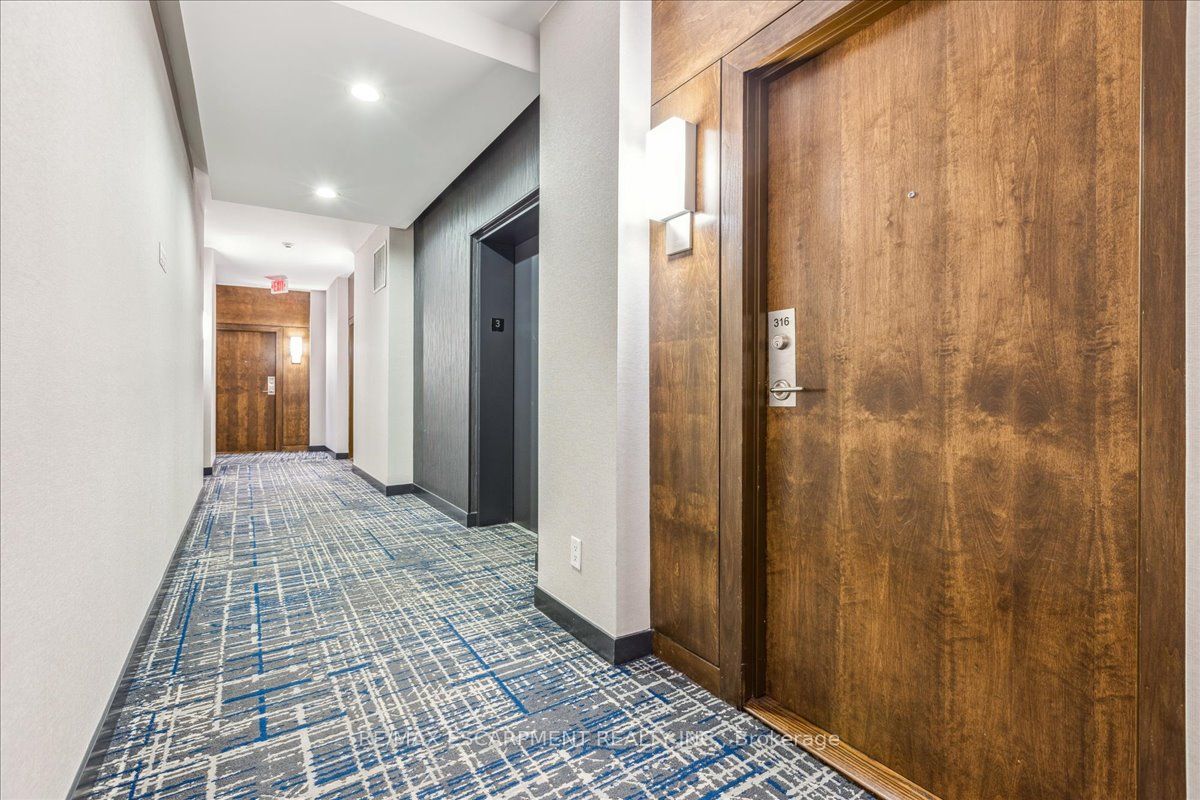 1 Hurontario St, #316