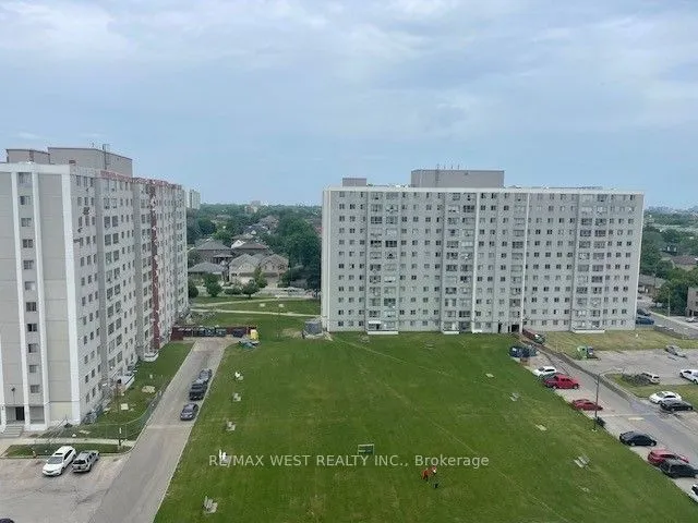 100 Lotherton Ptwy, #1210