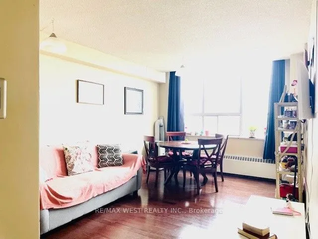 100 Lotherton Ptwy, #1210