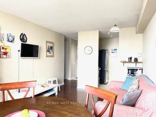 100 Lotherton Ptwy, #1210