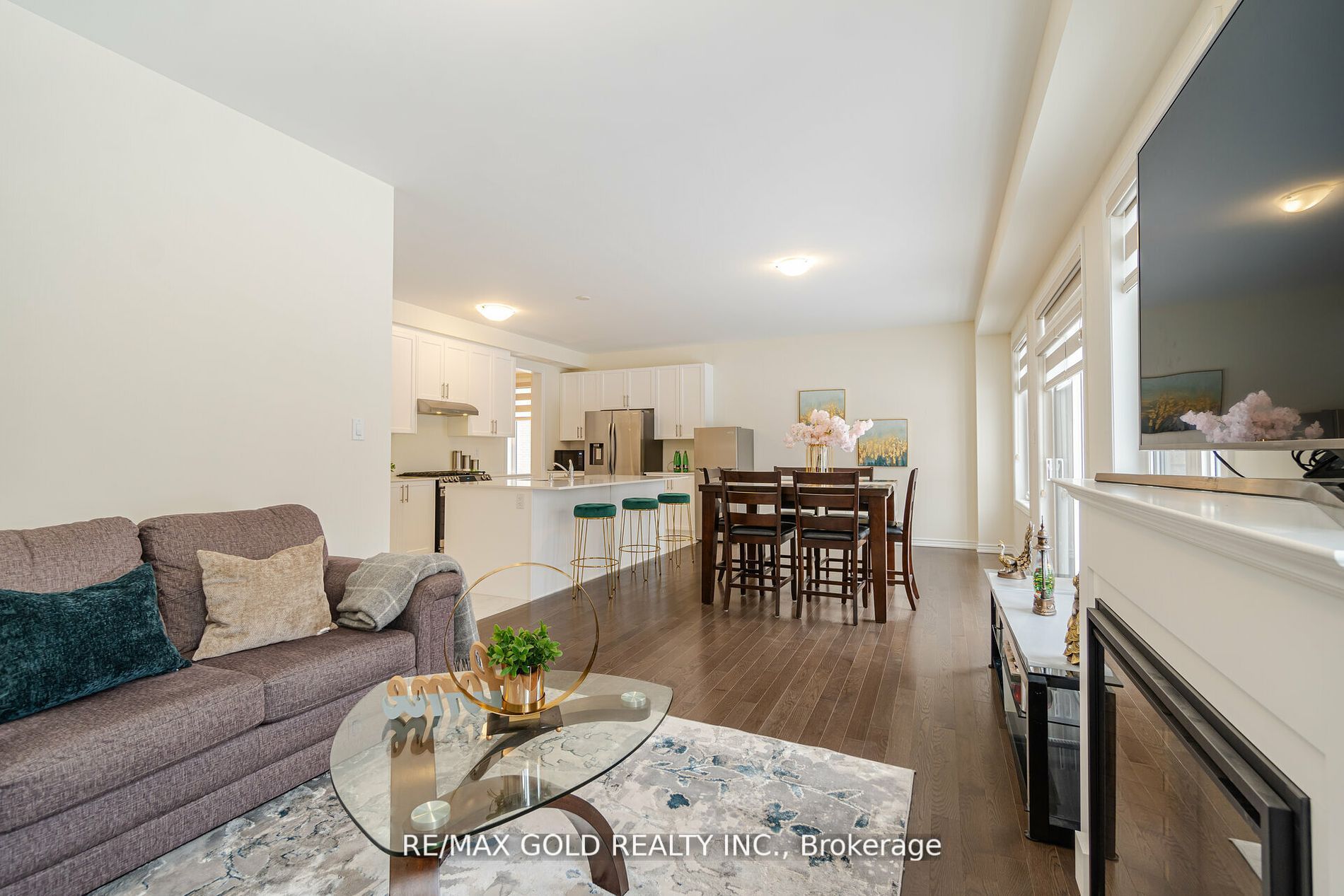 20 Fuller St