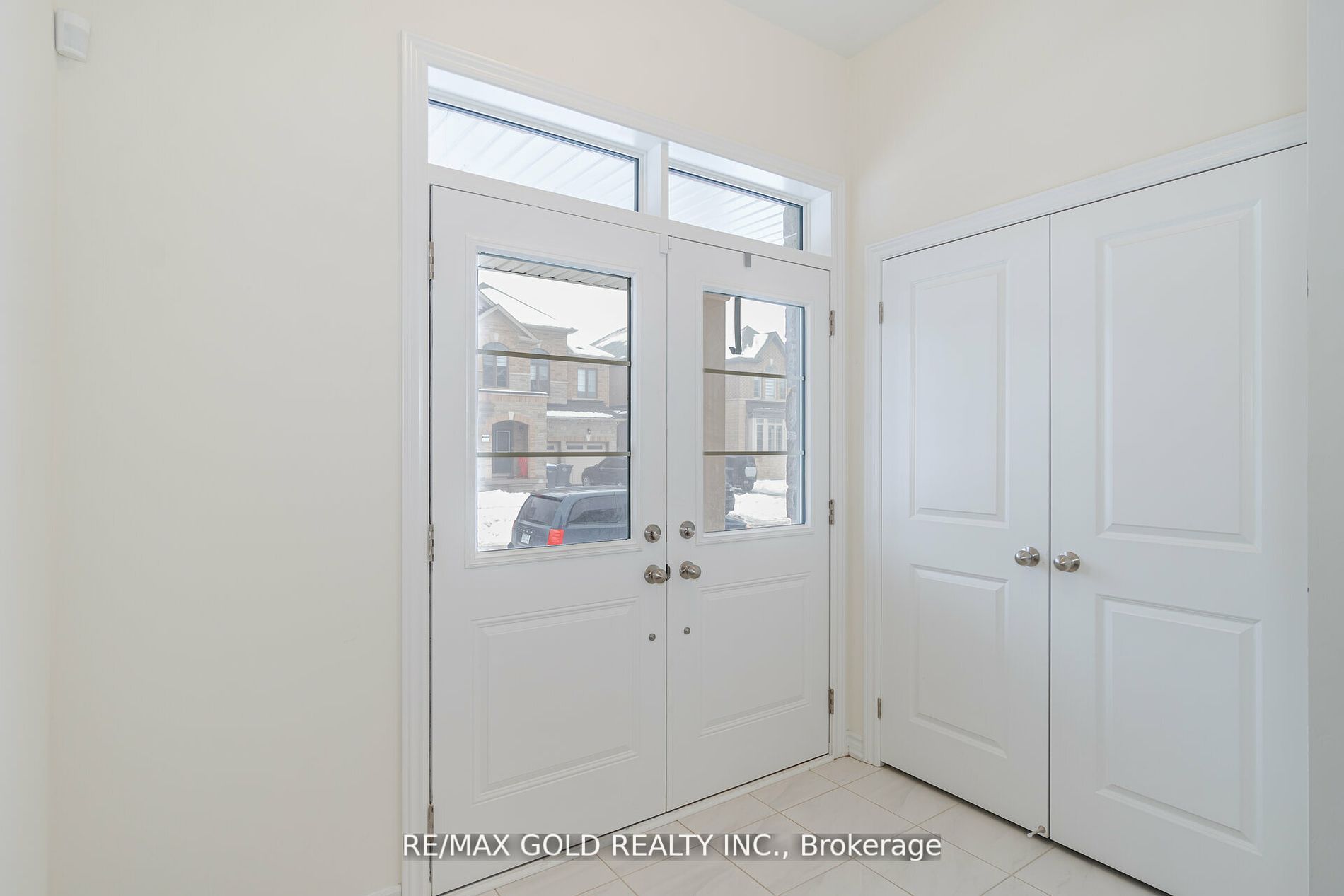 20 Fuller St