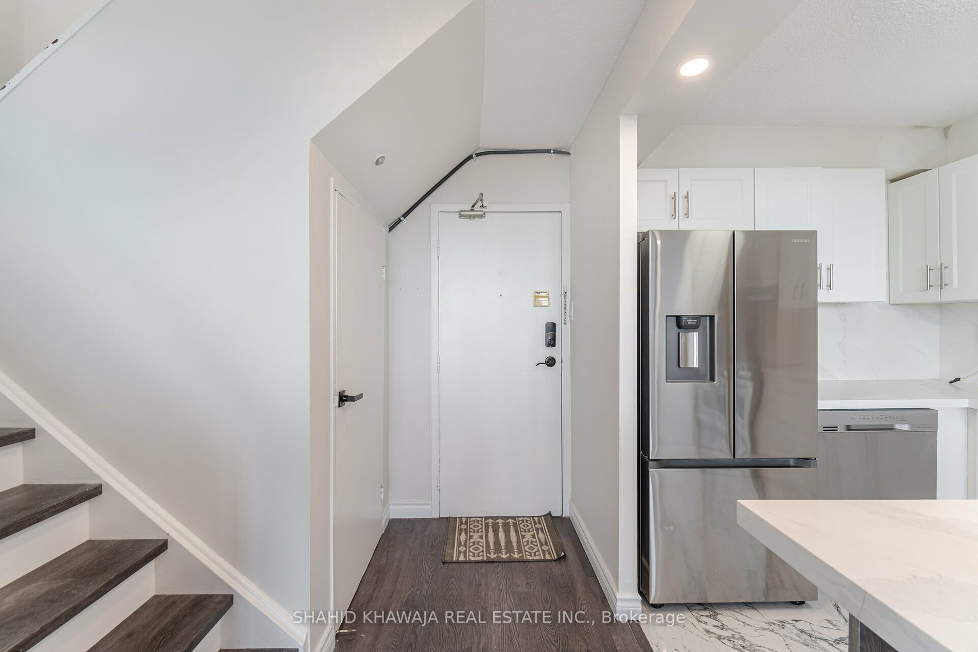 2121 Roche Crt, #721