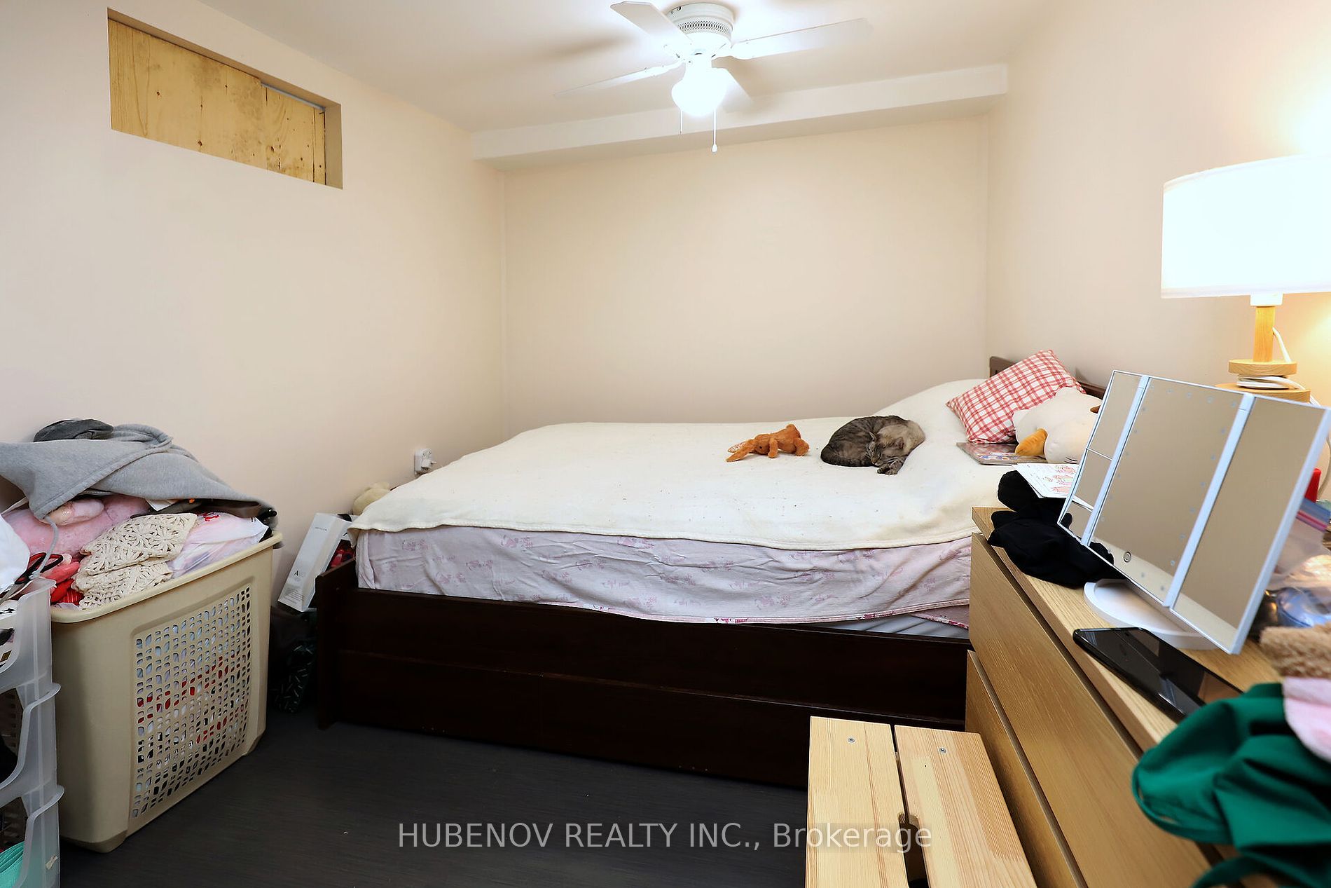 321 Lakeshore Road E