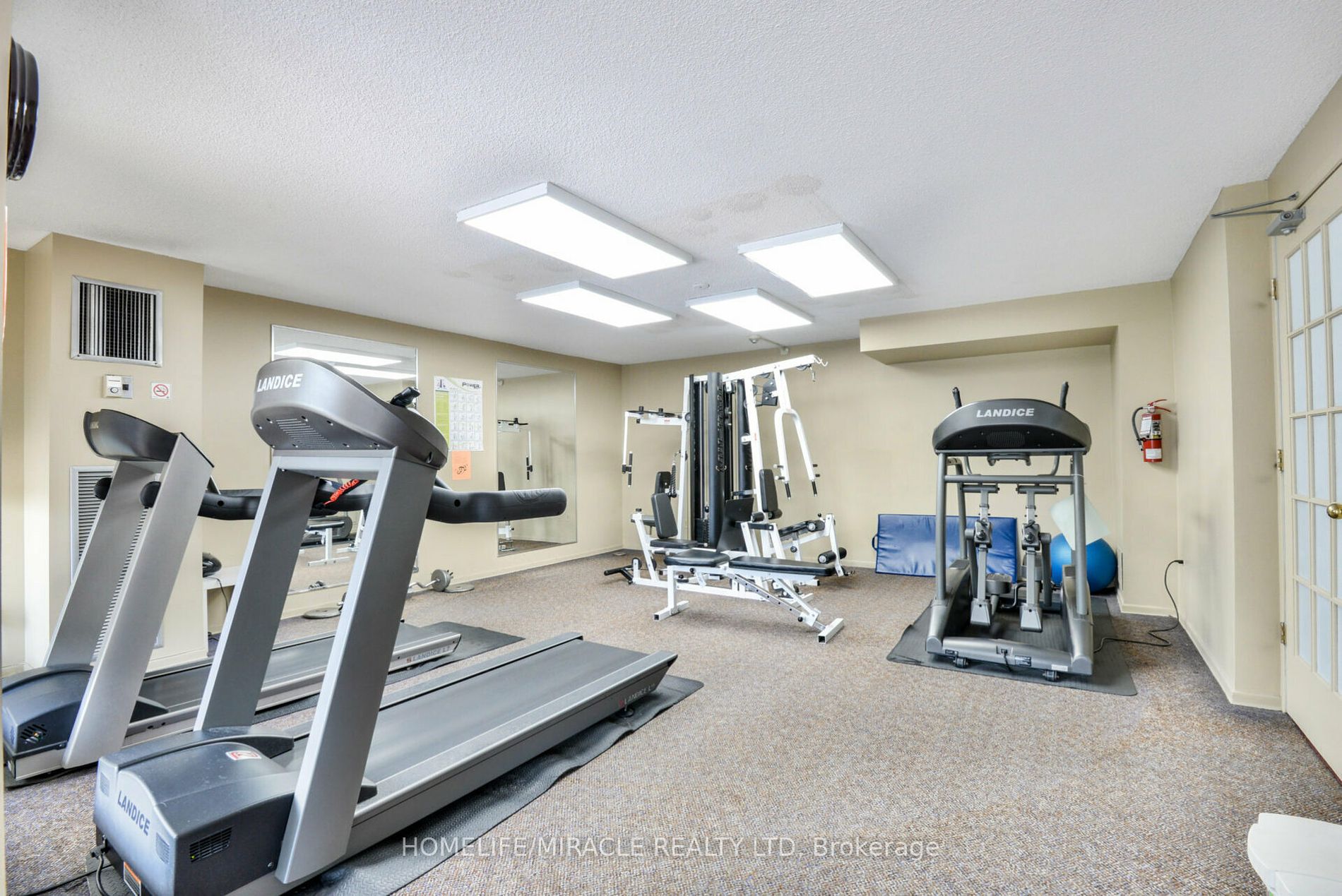 25 Kensington Rd, #410