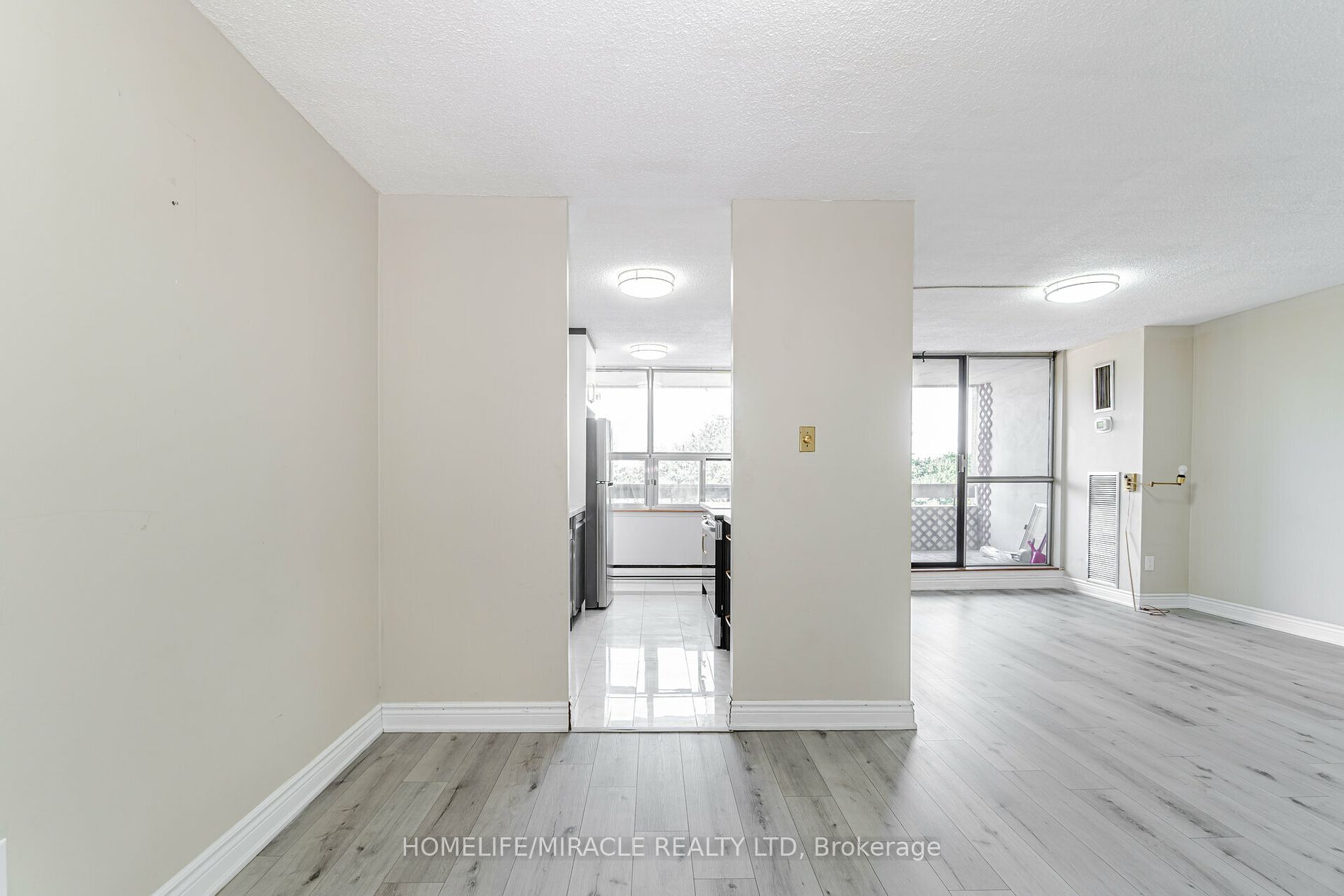 25 Kensington Rd, #410