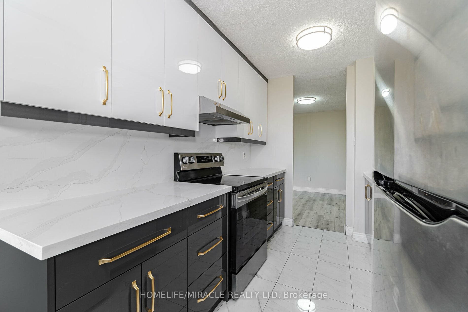 25 Kensington Rd, #410