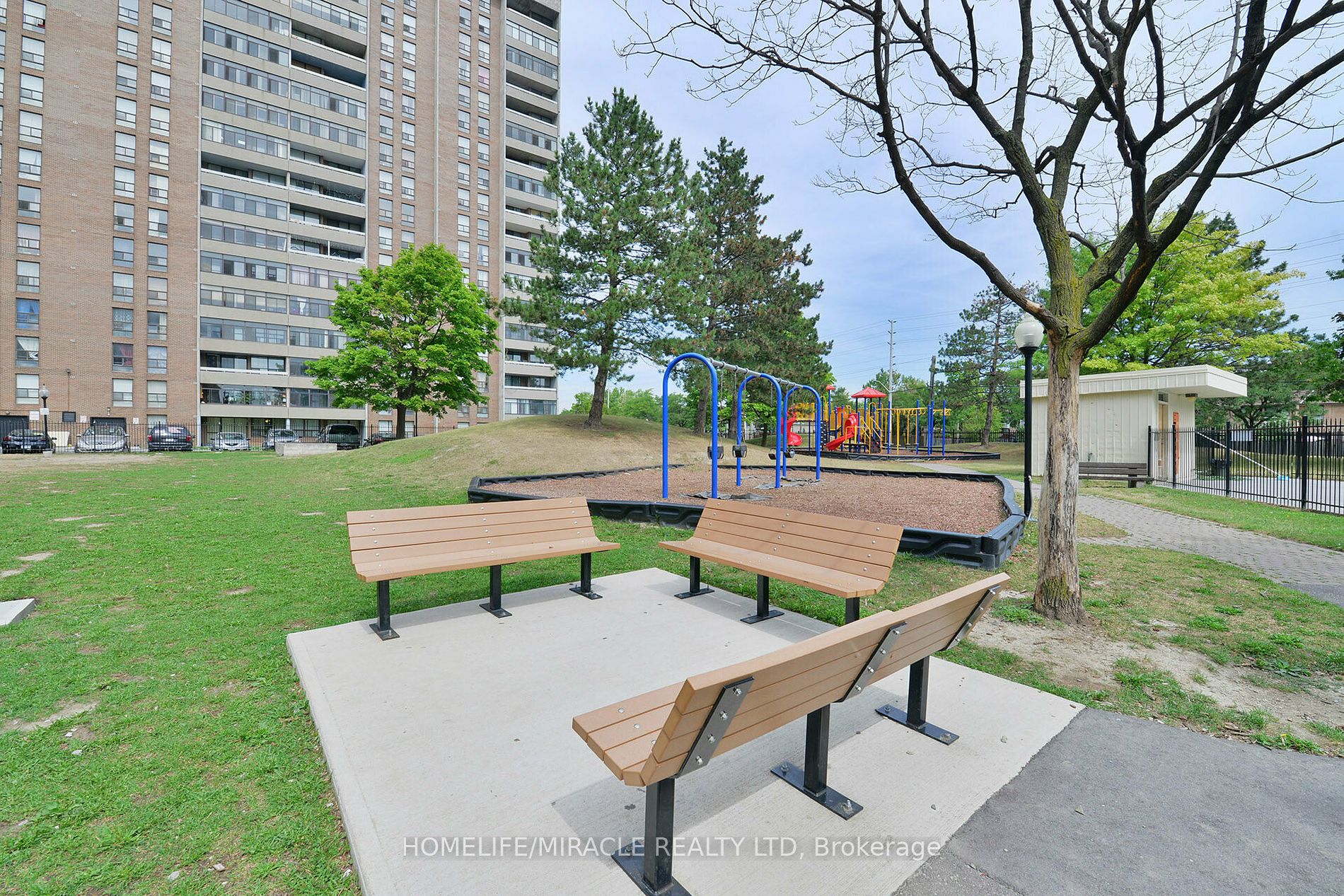 25 Kensington Rd, #410