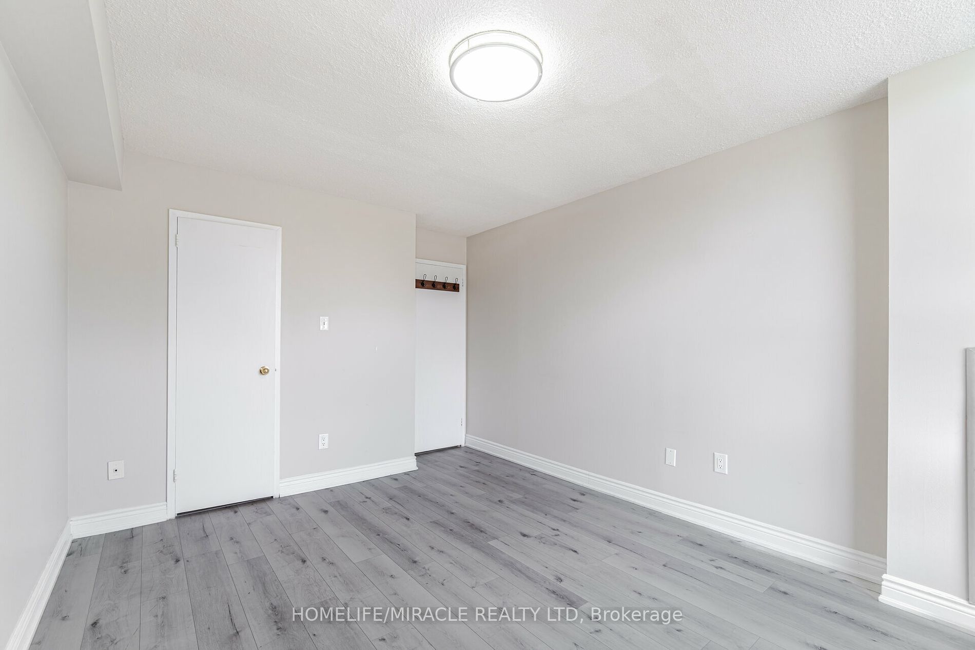 25 Kensington Rd, #410
