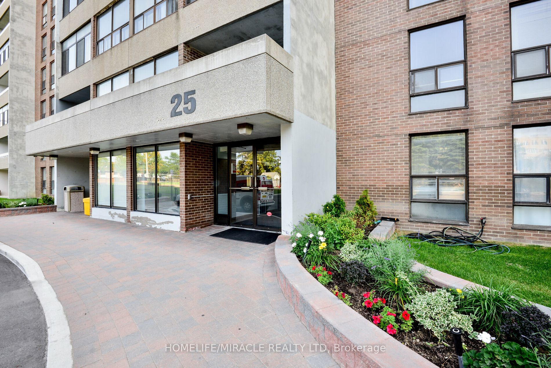 25 Kensington Rd, #410