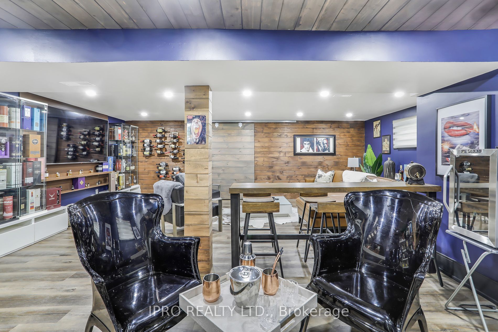 3484 Riverspray Cres