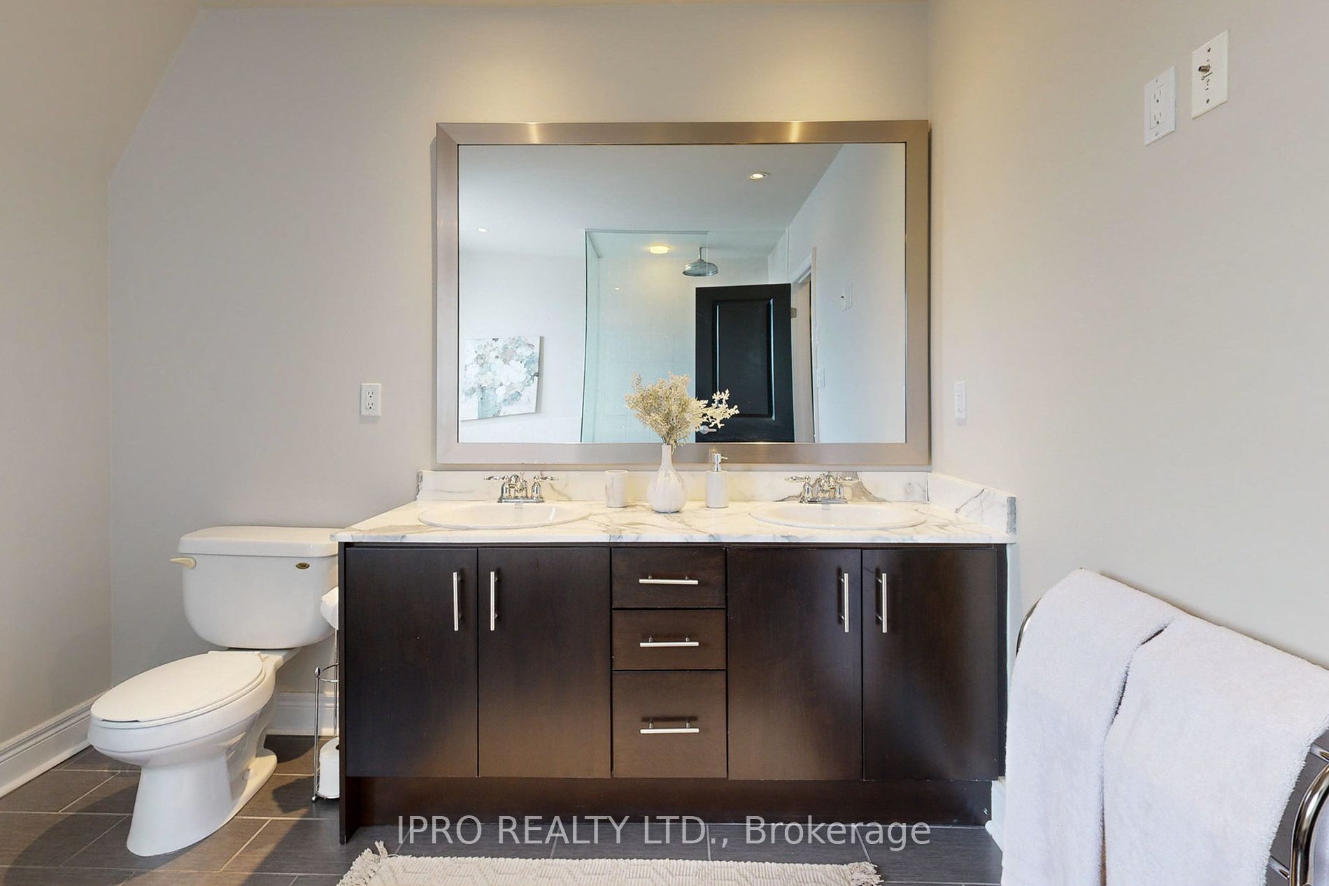 70 Lobo Mews