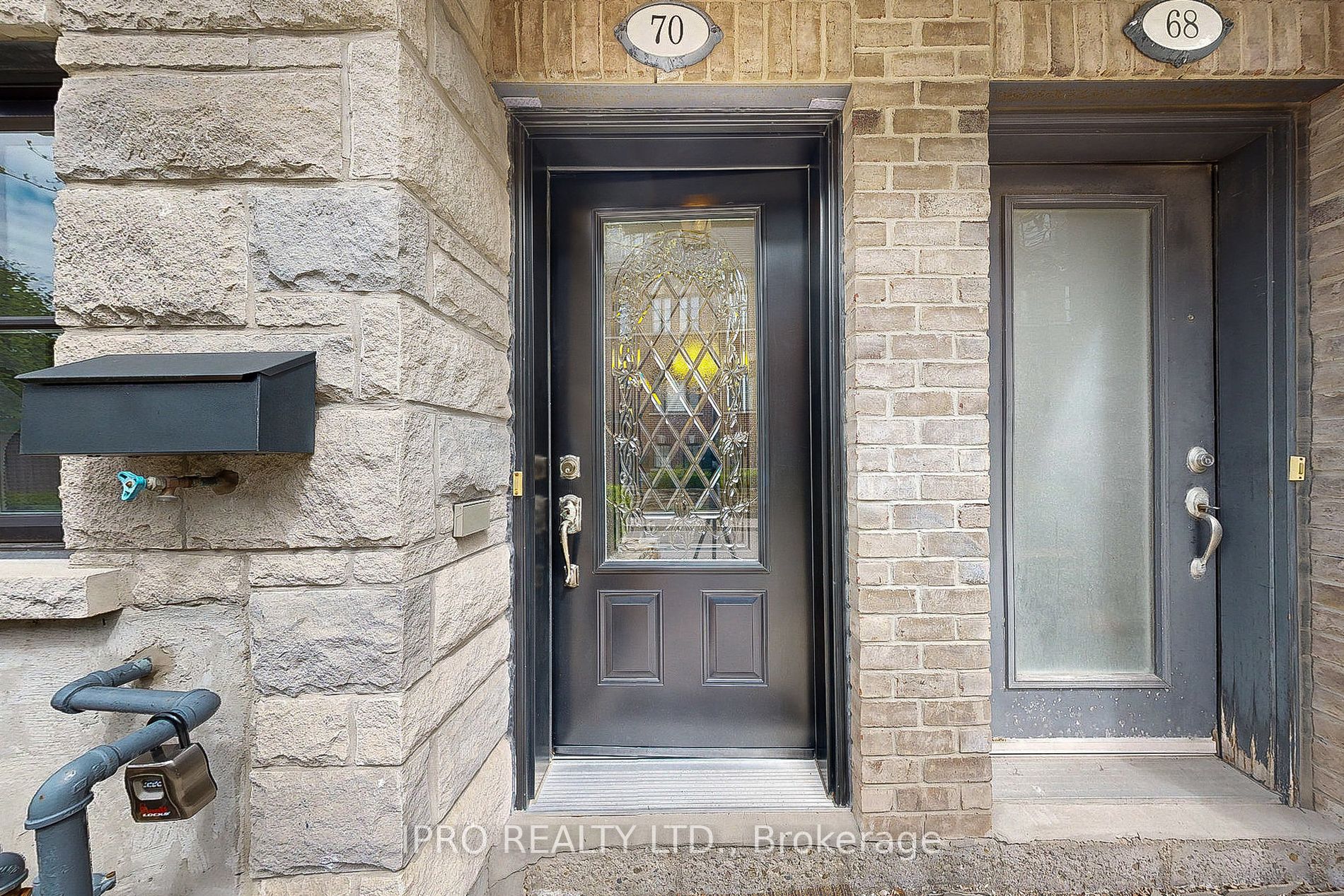 70 Lobo Mews