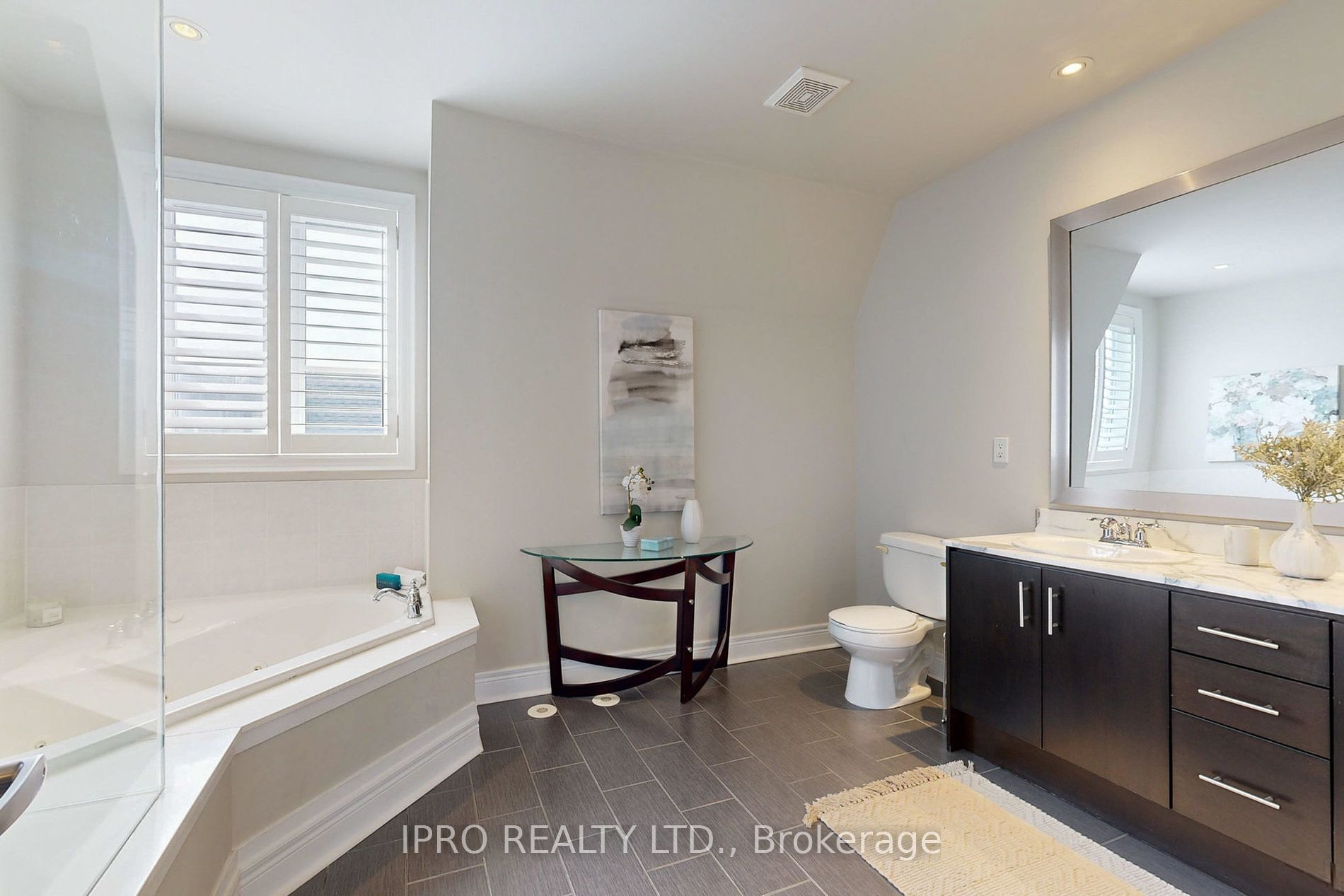 70 Lobo Mews