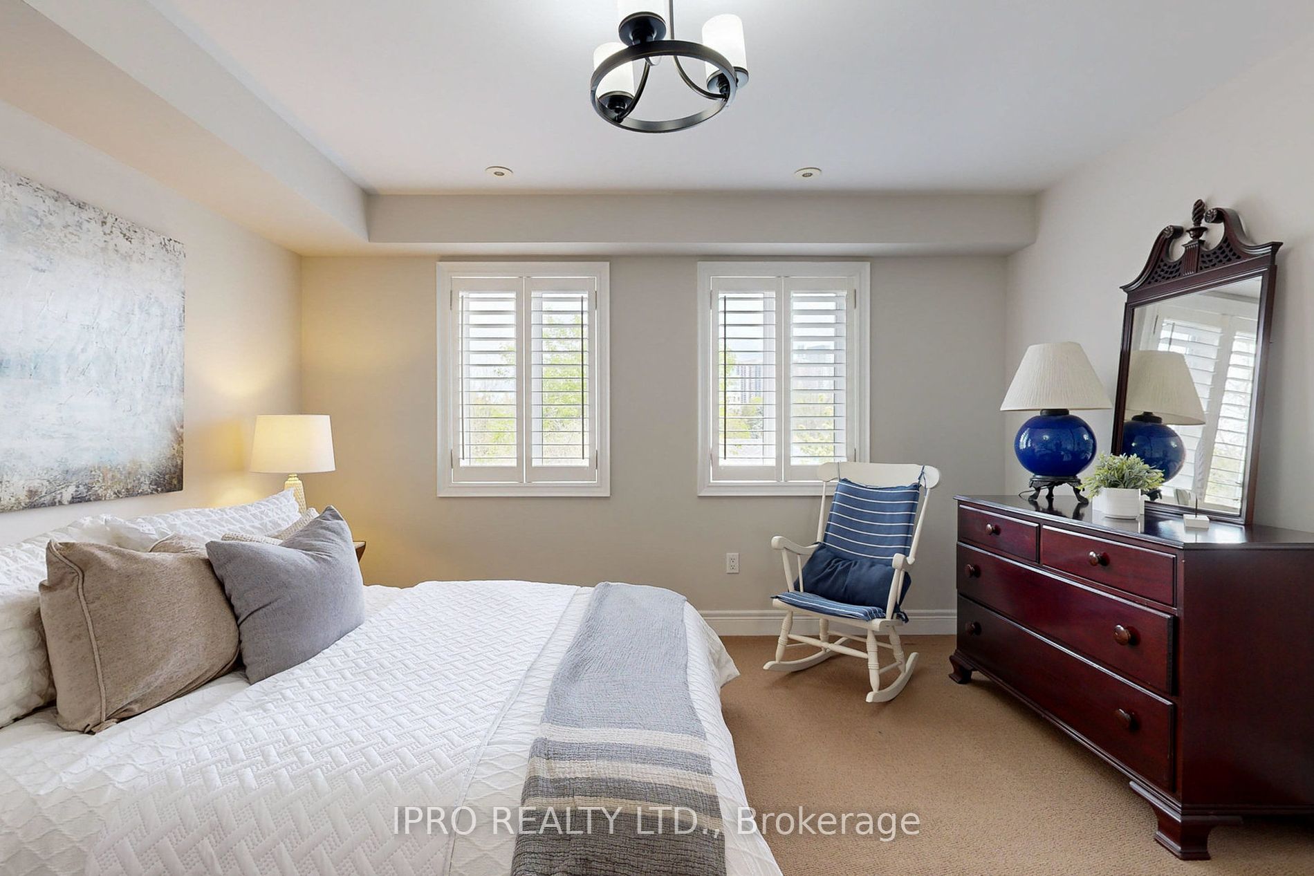 70 Lobo Mews