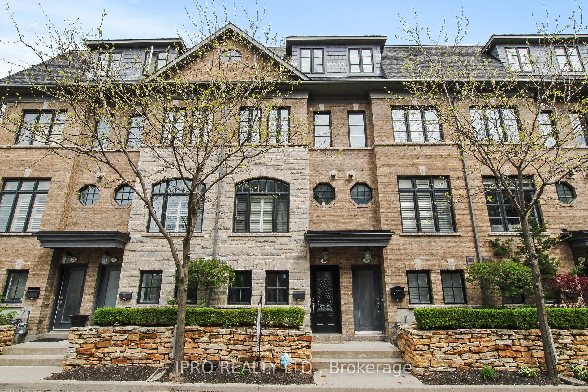 70 Lobo Mews