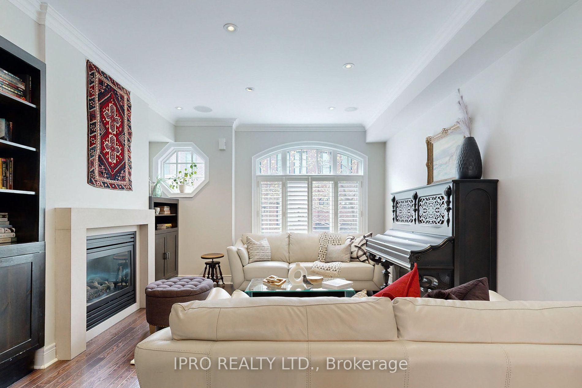 70 Lobo Mews