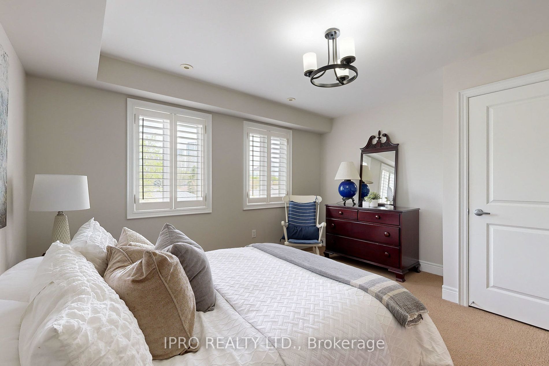 70 Lobo Mews