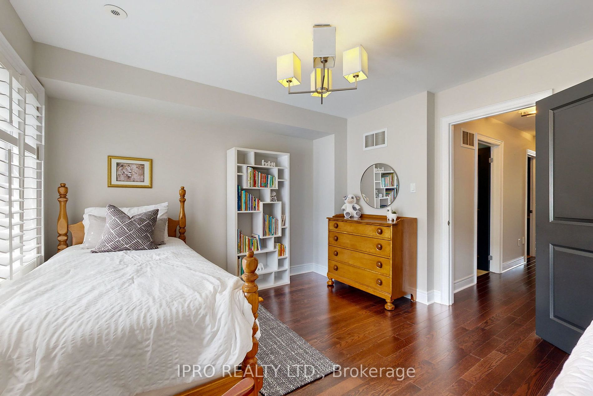 70 Lobo Mews