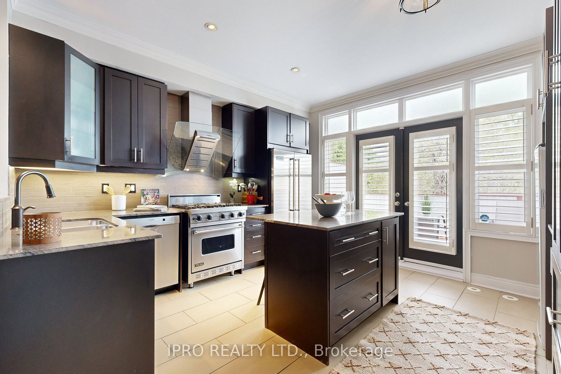 70 Lobo Mews