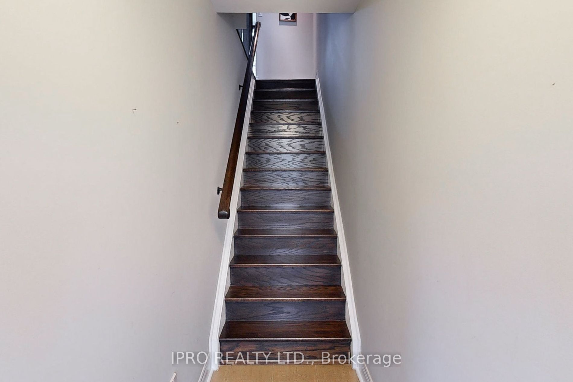 70 Lobo Mews
