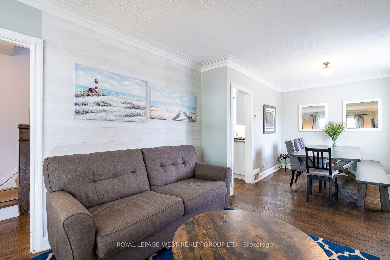 95 Ellins Ave S