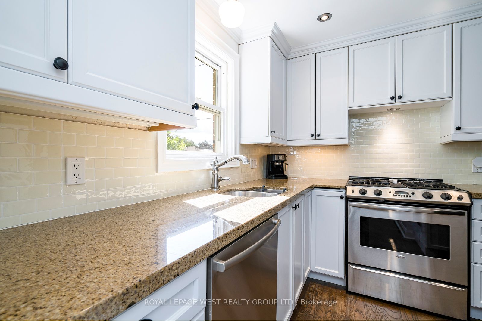 95 Ellins Ave S