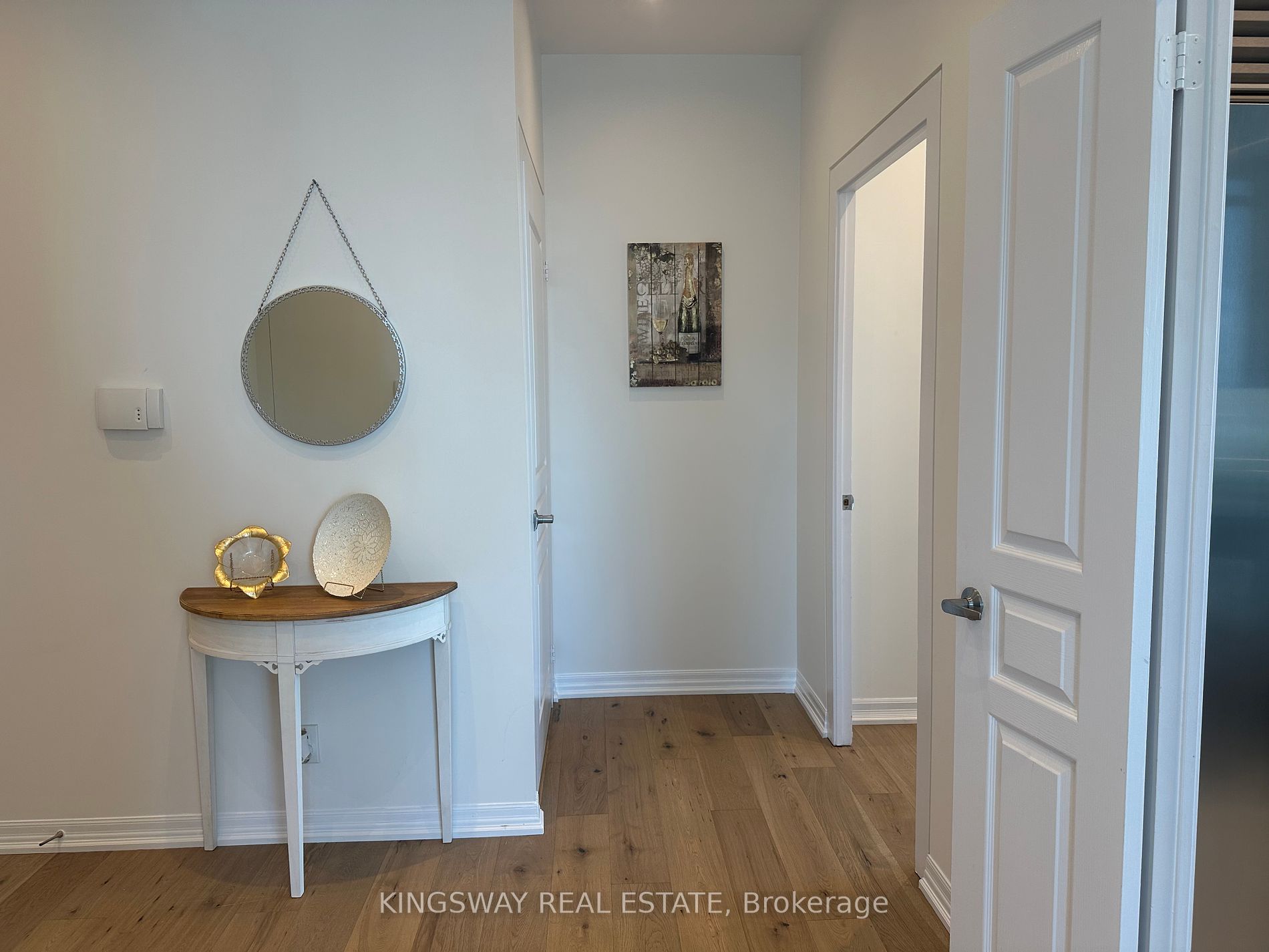 220 Burnhamthorpe Road W #3404