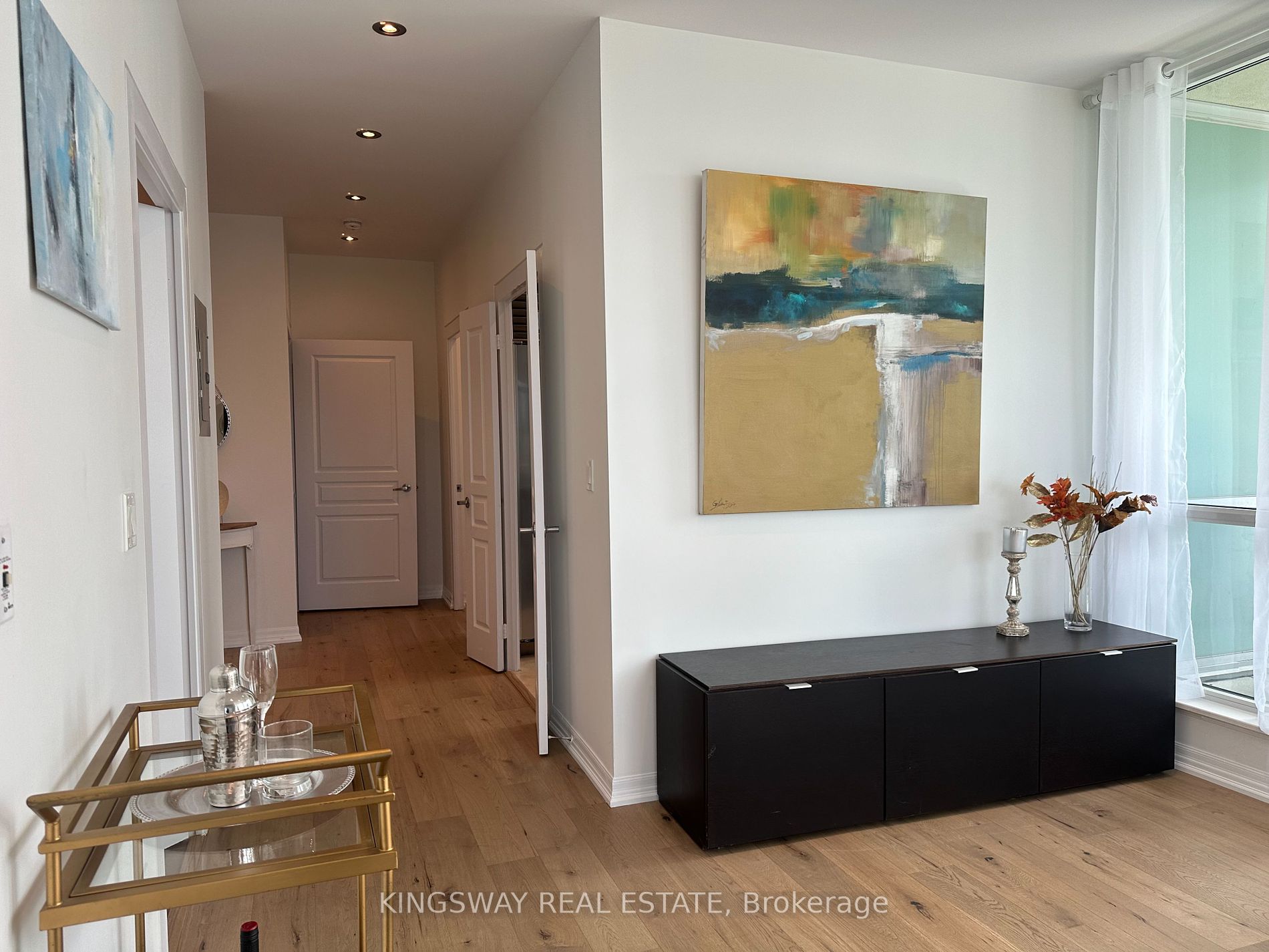 220 Burnhamthorpe Road W #3404