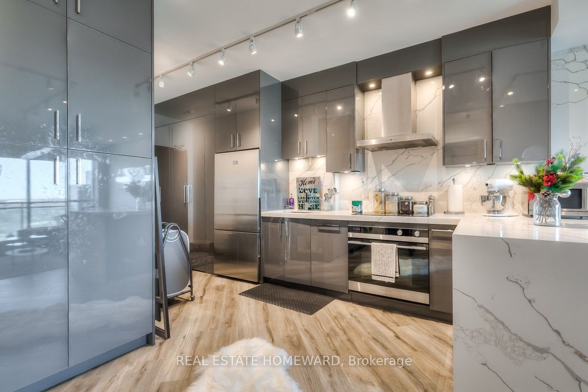 165 Legion Rd N, #2734